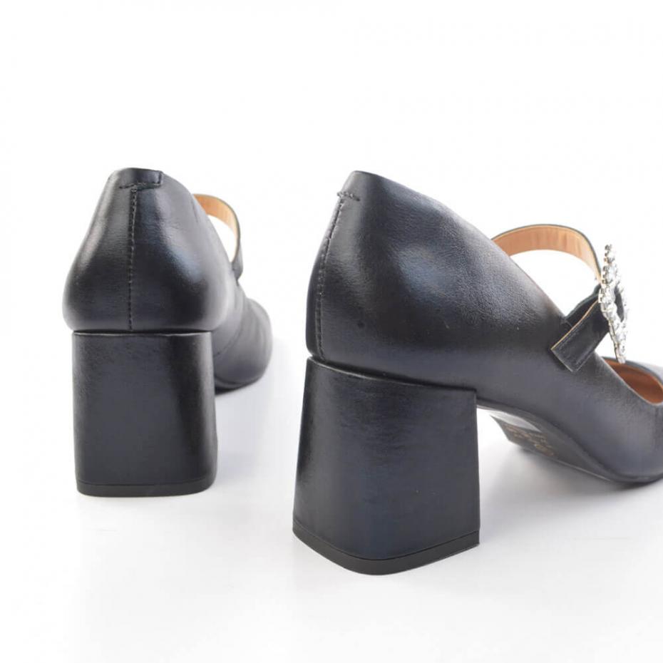 SAPATO BONECA FIVELA