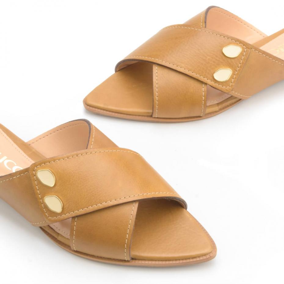 FLAT BICO FOLHA ABOTOADURAS