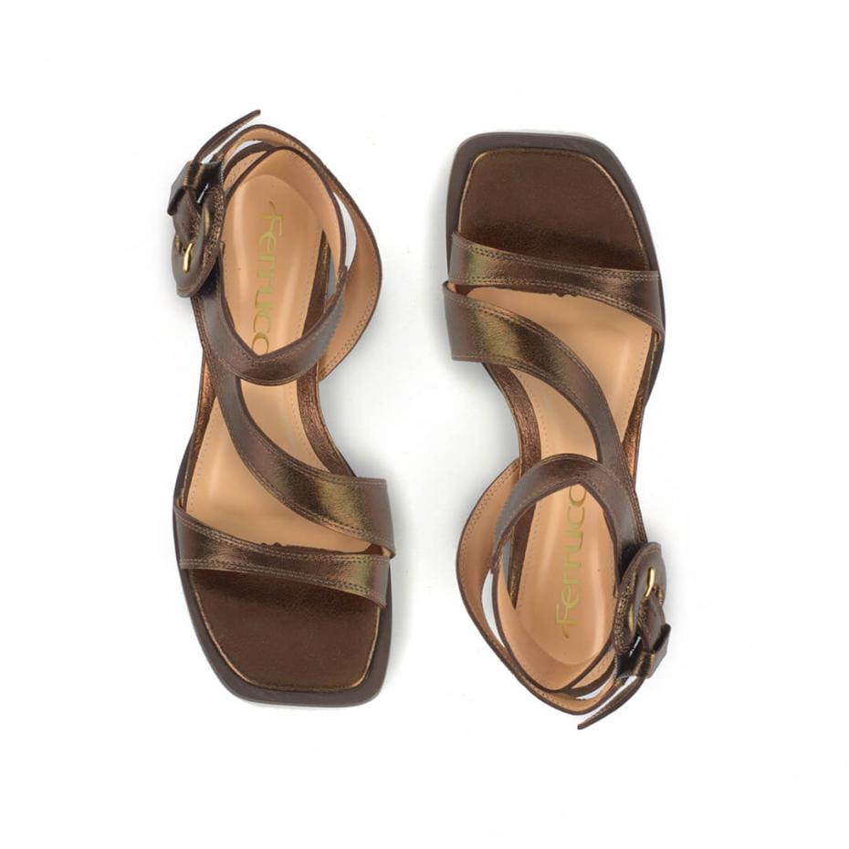 SANDÁLIA RECORTES METALIZADA