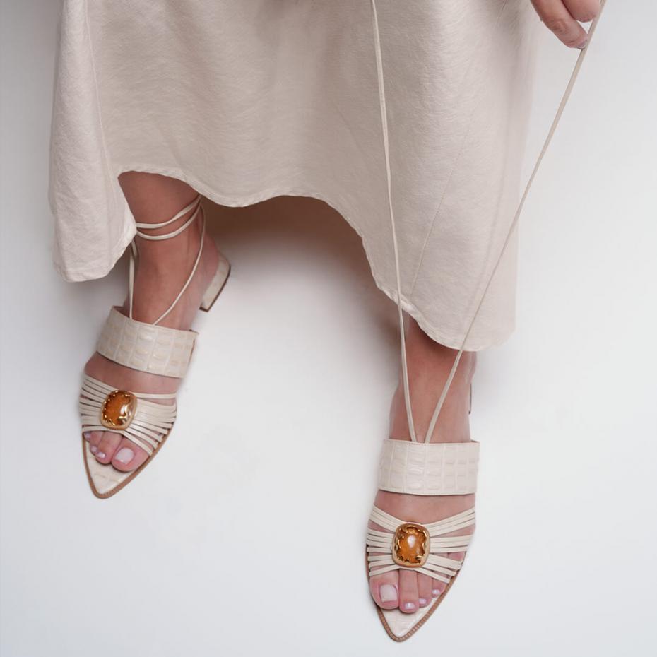 FLAT BICO FOLHA JOALHERIA COM AMARRAÇÃO