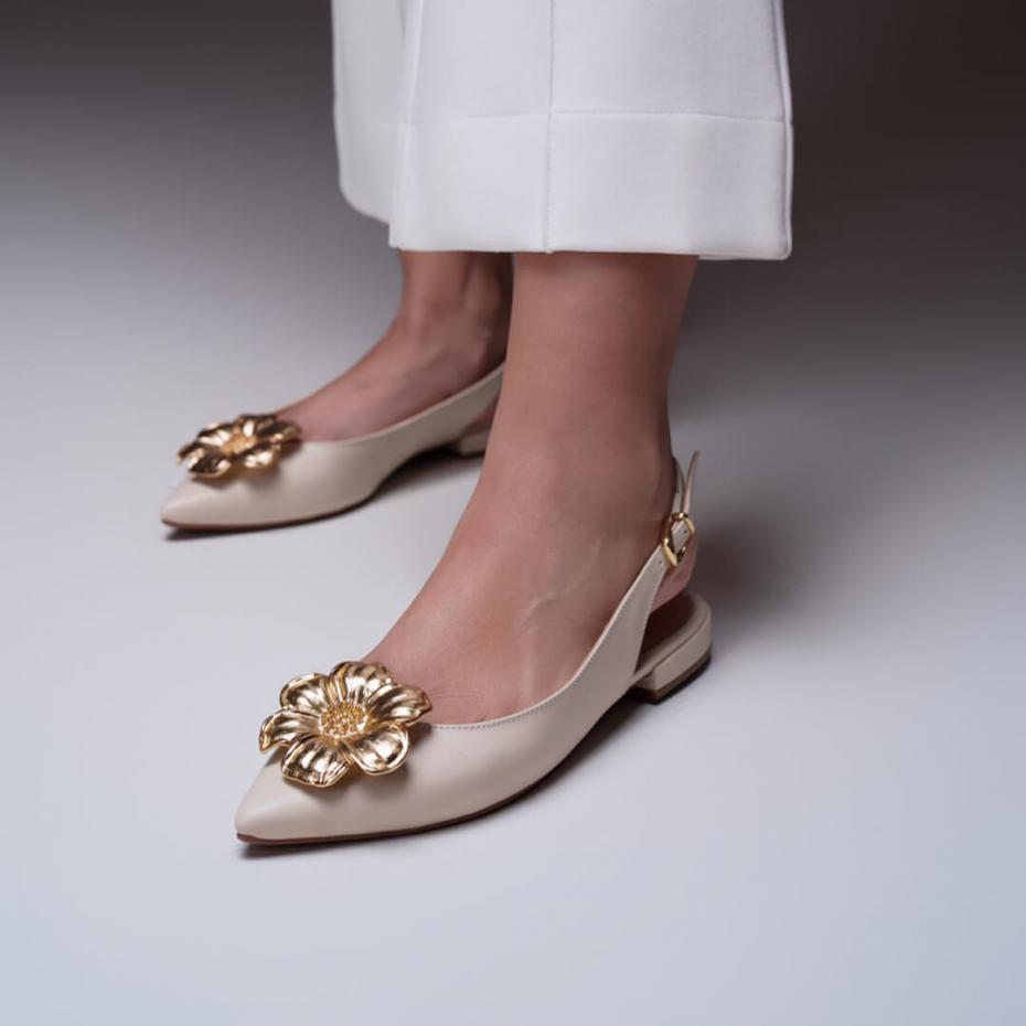 SAPATILHA BICO FINO SLINGBACK FLOR METAL