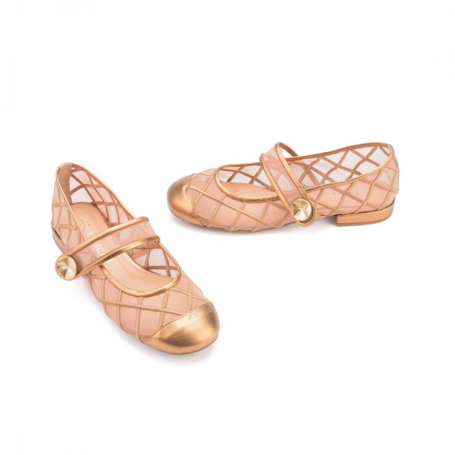 SAPATILHA BONECA BORDADO EM TELA