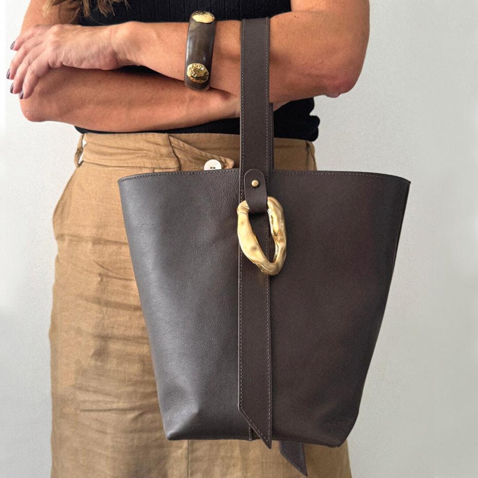 BOLSA FORMA COURO METAL