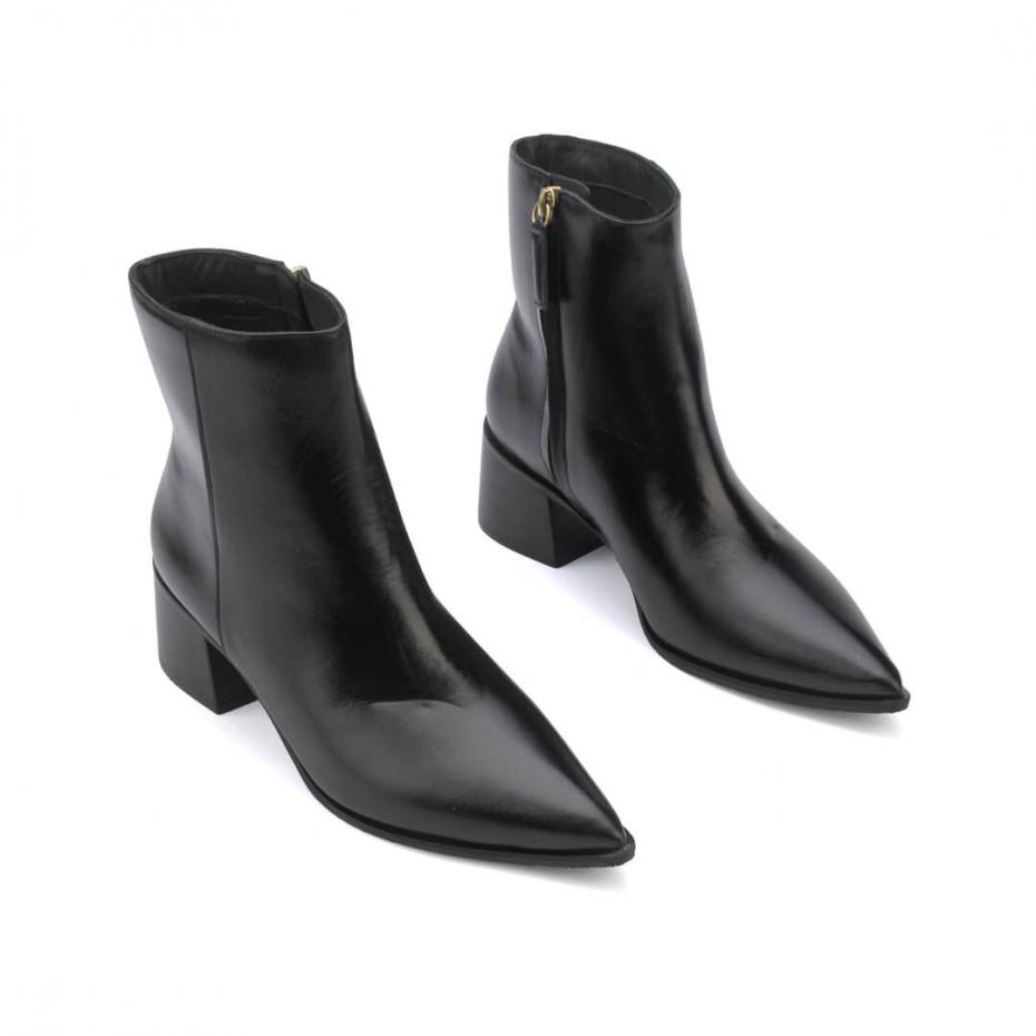 BOTA LOLA