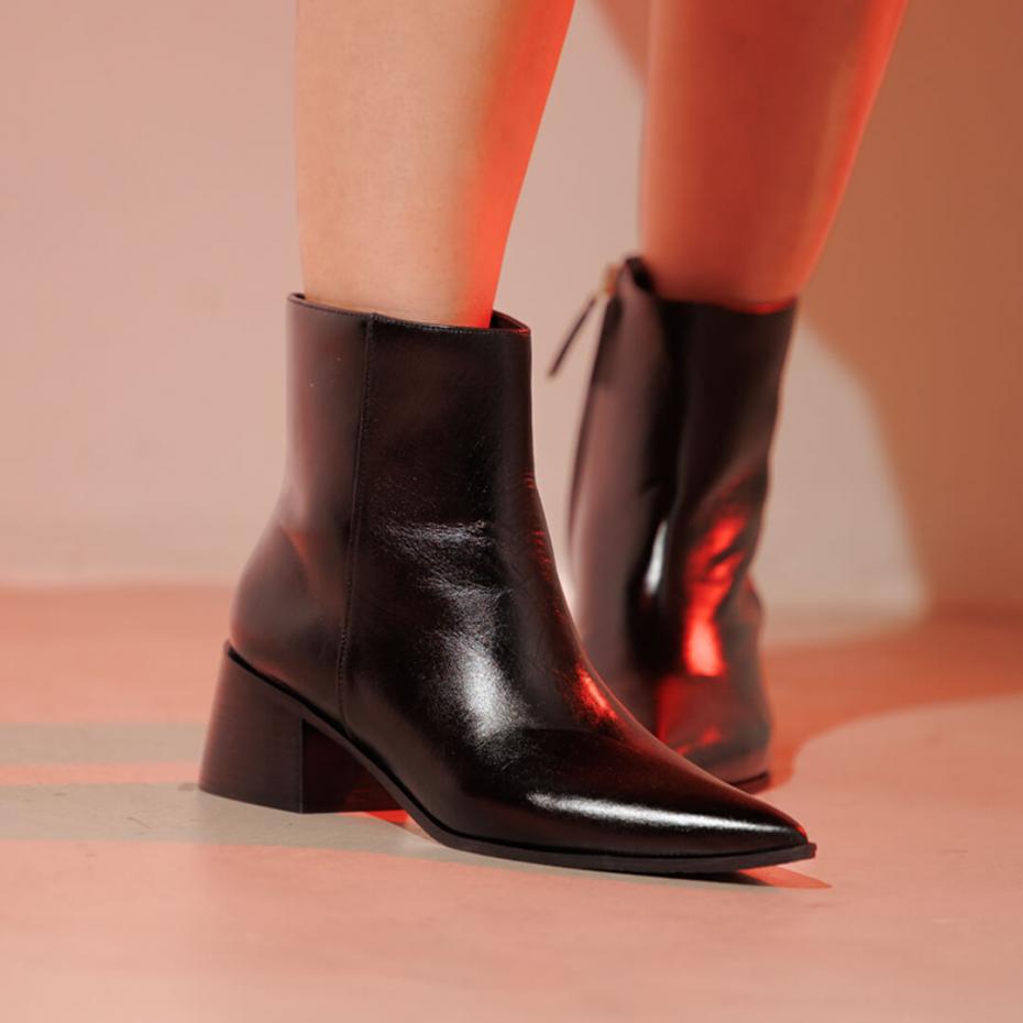 BOTA LOLA