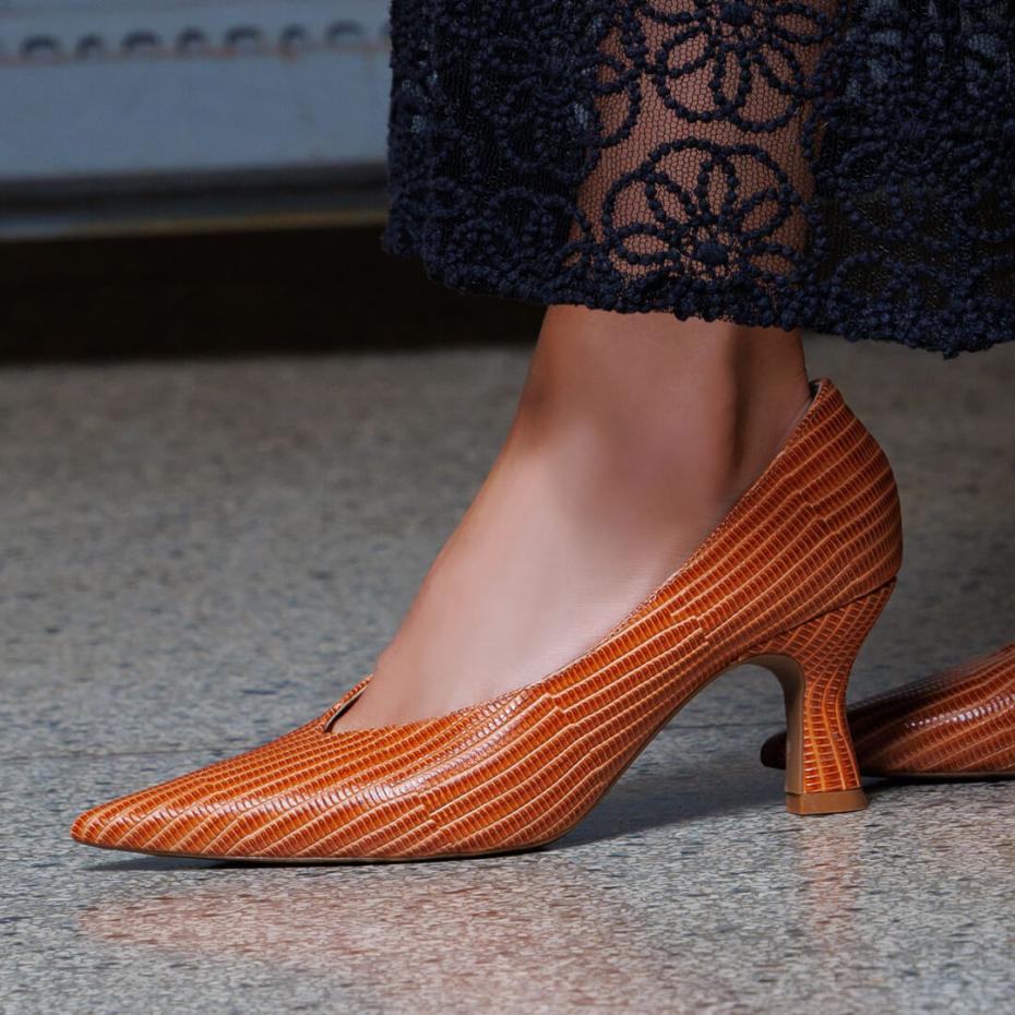 SCARPIN BÁSICO COM BOSSA