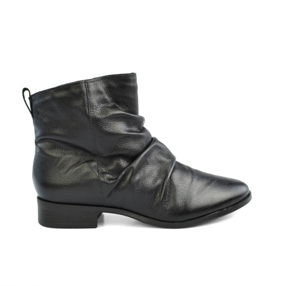 BOTA SLOUCH PRETA