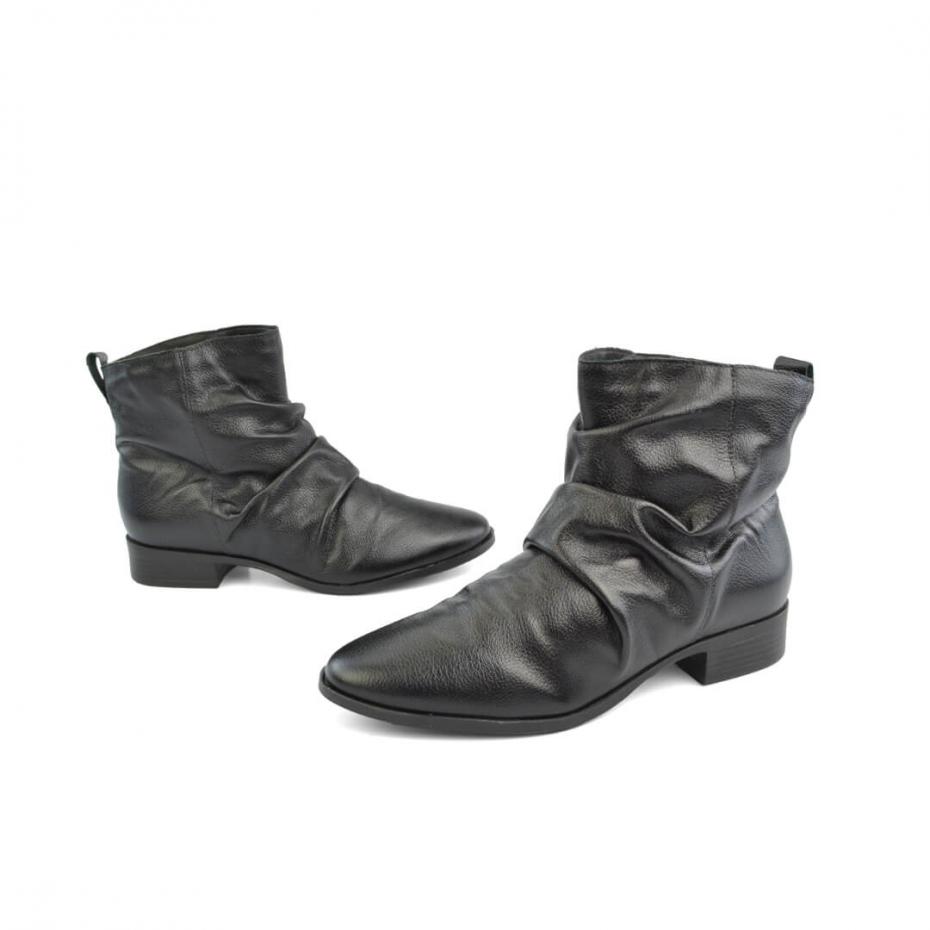 BOTA SLOUCH PRETA