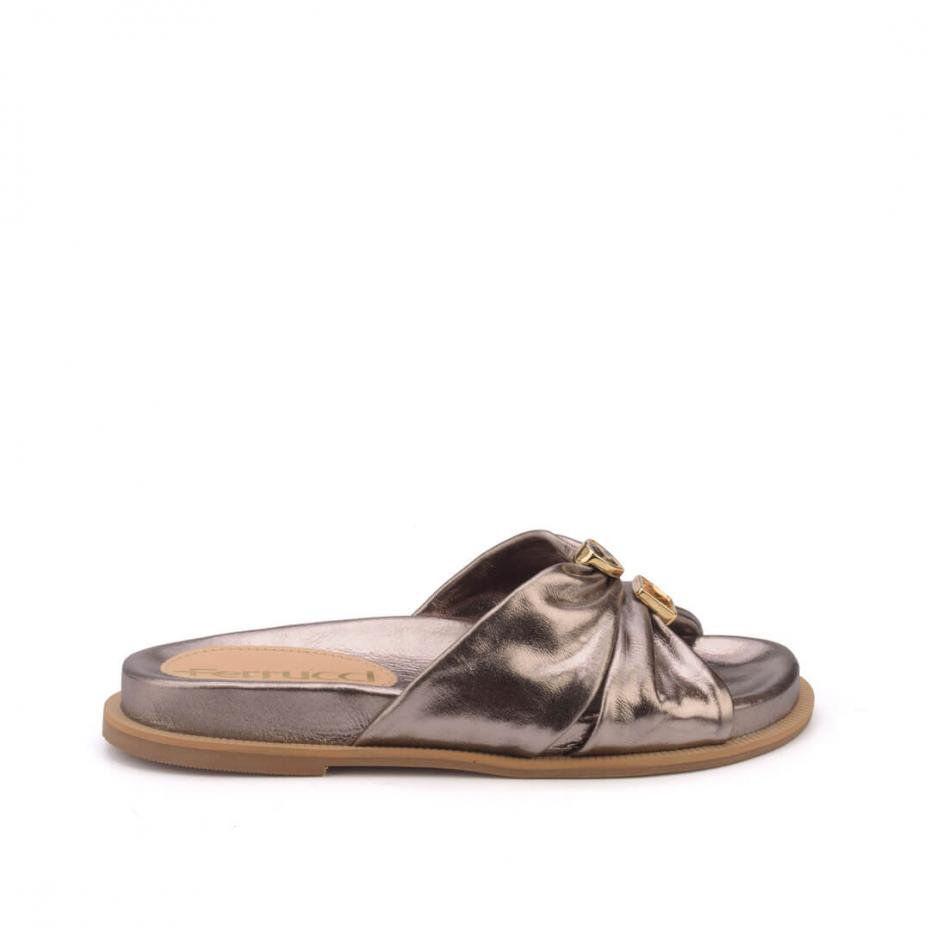 PAPETE KITTEN HEEL PEDRAS