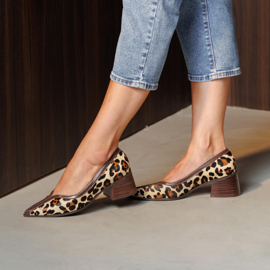 SAPATO RECORTE ANIMAL PRINT