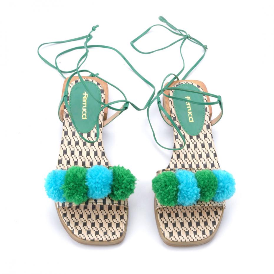 FLAT POMPONES