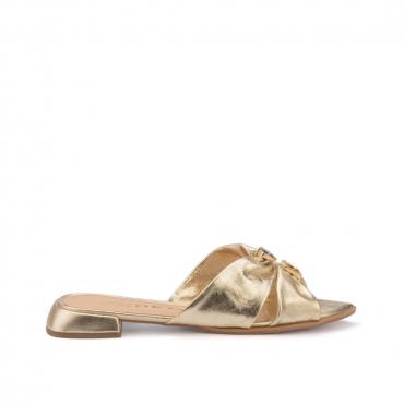 FLAT BICO FOLHA KITTEN HEEL PEDRAS - Código 2845-2-186