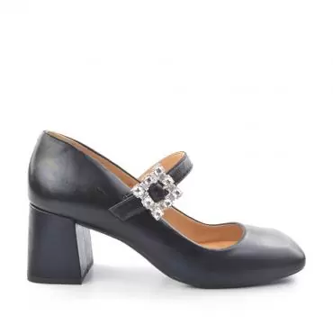 SAPATO BONECA FIVELA