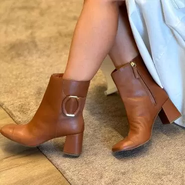 BOTA CANO MÉDIO FIVELA COURO