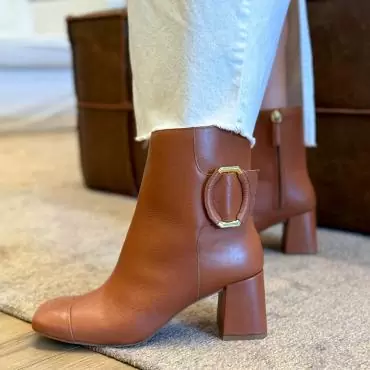 BOTA CANO MÉDIO FIVELA COURO