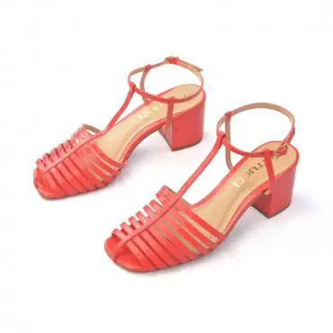 SANDÁLIA TIRAS RETRÔ