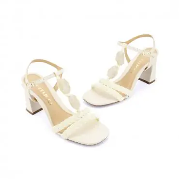 SANDÁLIA TRANÇAS E PEDRAS