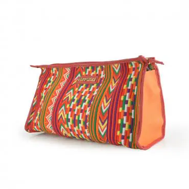 NECESSAIRE EM PALHA