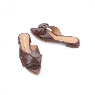 FLAT BICO FOLHA LAÇO ESTILIZADO