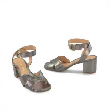 SANDÁLIA RECORTES METALIZADA