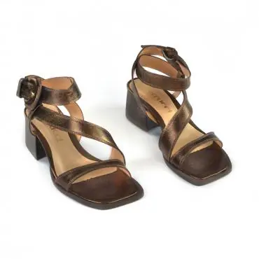 SANDÁLIA RECORTES METALIZADA