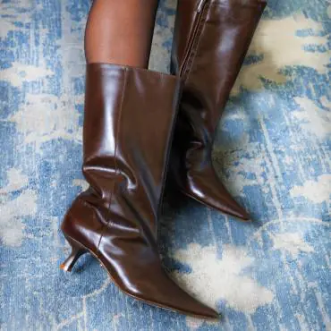 BOTA CANO MÉDIO KITTEN HEEL