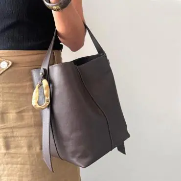 BOLSA FORMA COURO METAL