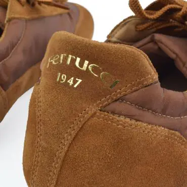 TÊNIS JOGGING MONOCROMÁTICO FERRUGEM