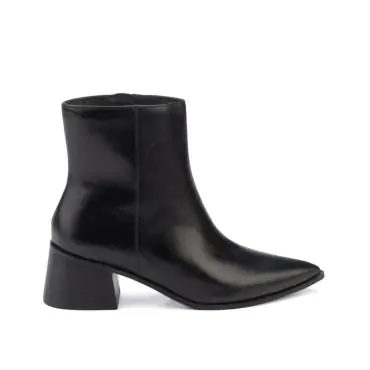 BOTA LOLA