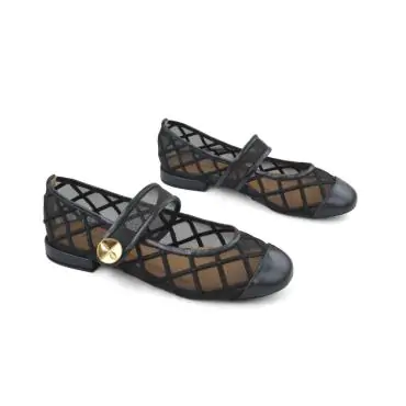 SAPATILHA BONECA BORDADO EM TELA