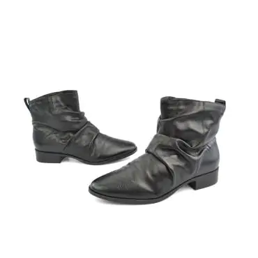 BOTA SLOUCH PRETA