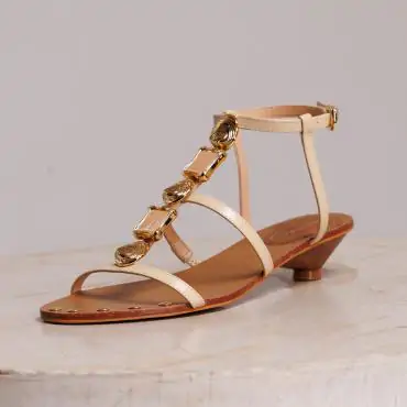SANDÁLIA BROCHES