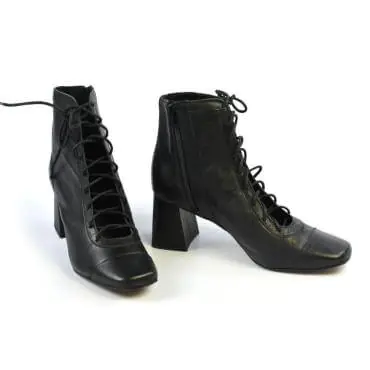 LACE UP BOOT