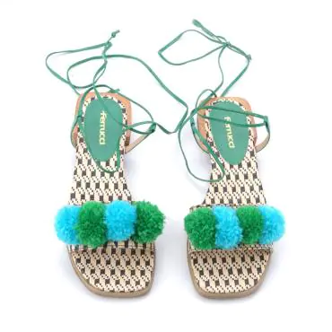 FLAT POMPONES
